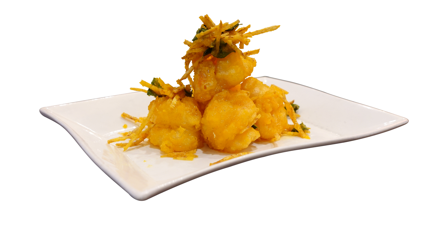 Crispy King Prawns Tossed with Salted Egg Yolk 黃金咸旦虾